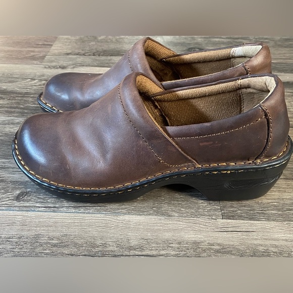 B.O.C Women’s Brown Leather Slip-On Peggy Clogs Size 10 - Picture 6 of 13